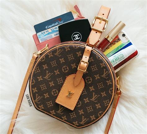 louis Vuitton Bag round